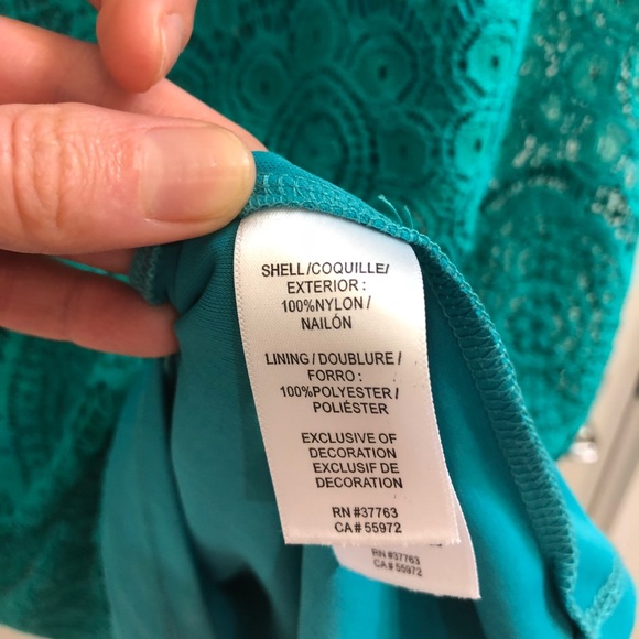 Lace dress - Picture 4 of 4